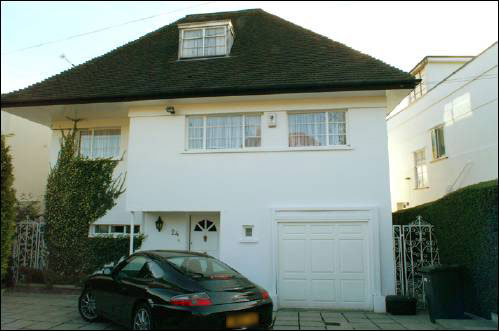 24  Vivian Way